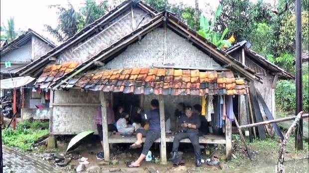 Rumah Siti Nuraida (16) Warga Pandeglang Nyaris Ambruk, Butuh Bantuan Para Dermawan Bantengate.id