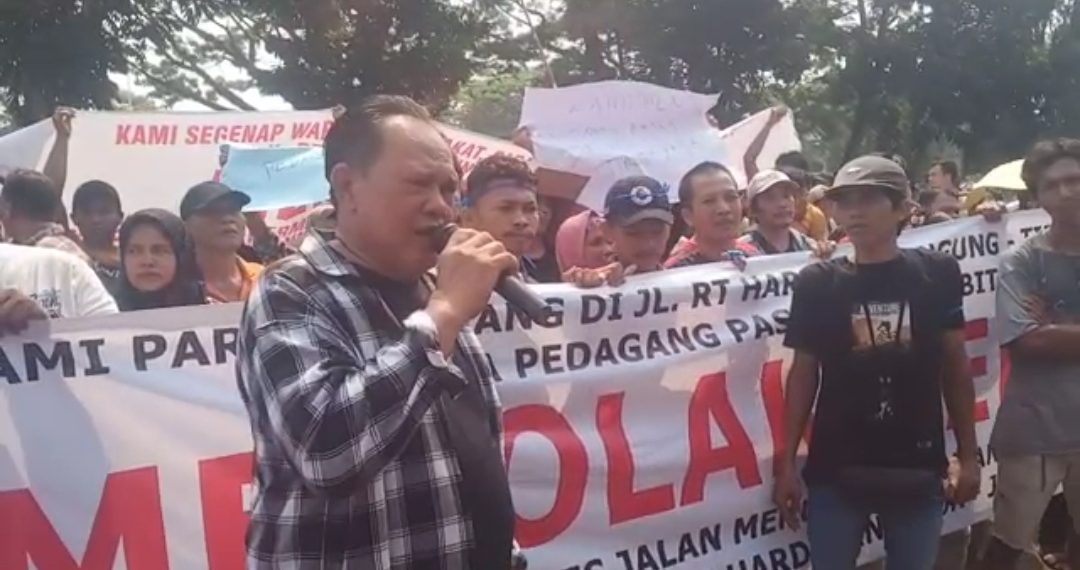 PKL Pasar Rangkasbitung Unjuk Rasa Di Gedung DPRD Lebak