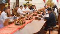 Pj Gubernur Banten Al Muktabar Ikuti Ratas Bersama Presiden Joko Widodo Bahas Pembangunan MRT Fase III