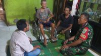 Babinsa Koramil 0602-05/Cipocok Jaya Berikan Bantuan Kursi Roda Kepada Kakek Makmur Penderita Stroke