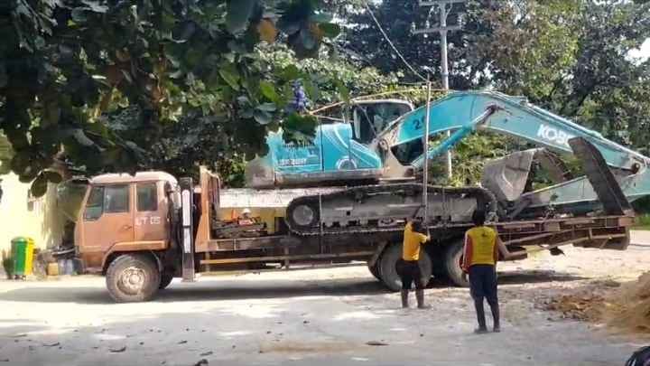 PT. Cemindo Gemilang Tbk Dinilai Arogan:Upaya Penggusuran Lahan Sempadan Pantai Karang Taraje Digagalkan Warga