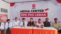 Birokrat Senior Pemprov Banten, H.U. Walidan, Ambil Formulir Bacabup Lebak dari PKS