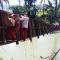 Demi Sekolah, Pelajar SD di Sukabumi Bergelantungan di Jembatan Gantung Hampir Putus