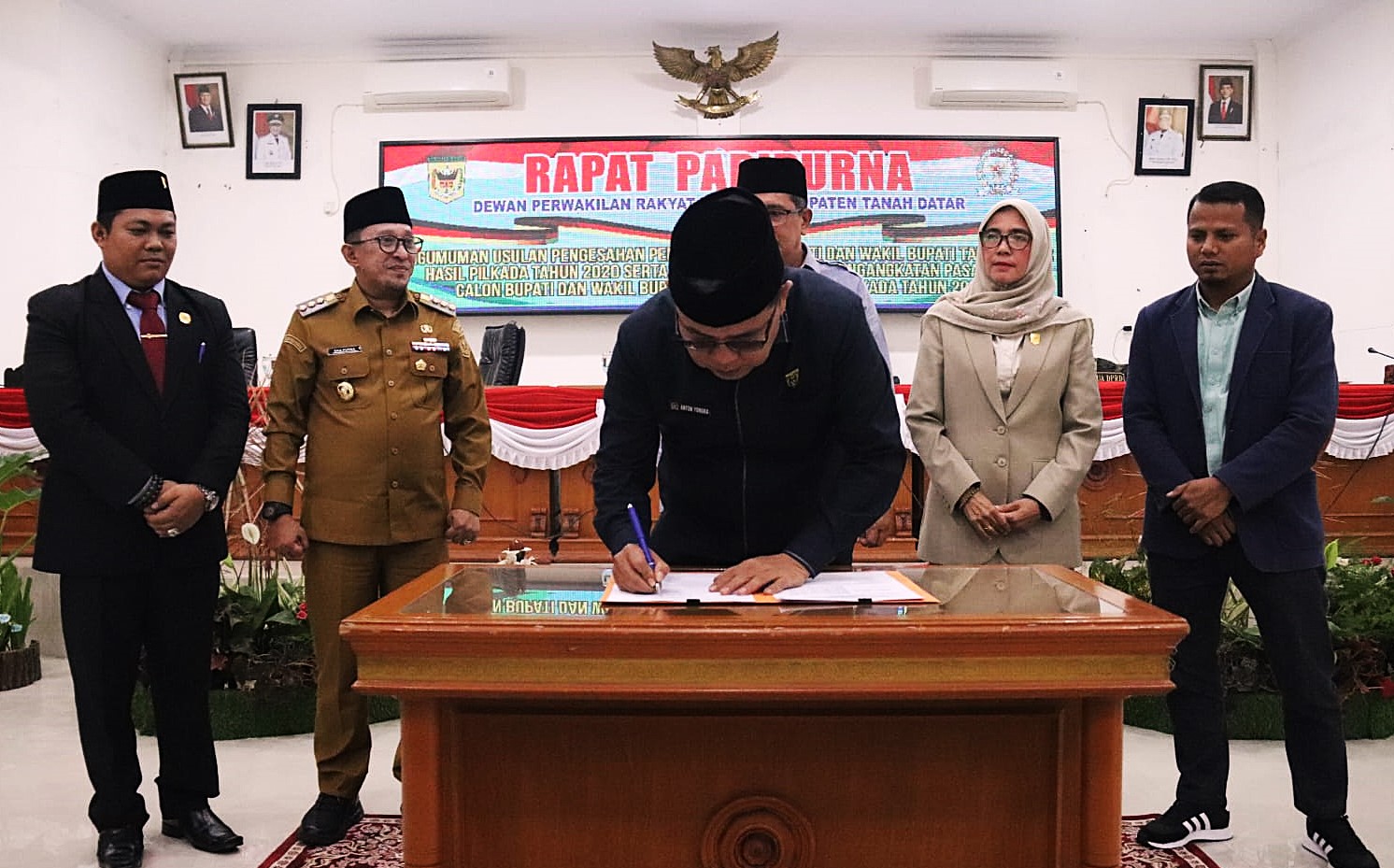 DPRD Tanah Datar Umumkan Usulan Pemberhentian dan Pengangkatan Bupati serta Wakil Bupati Terpilih Hasil Pilkada 2024