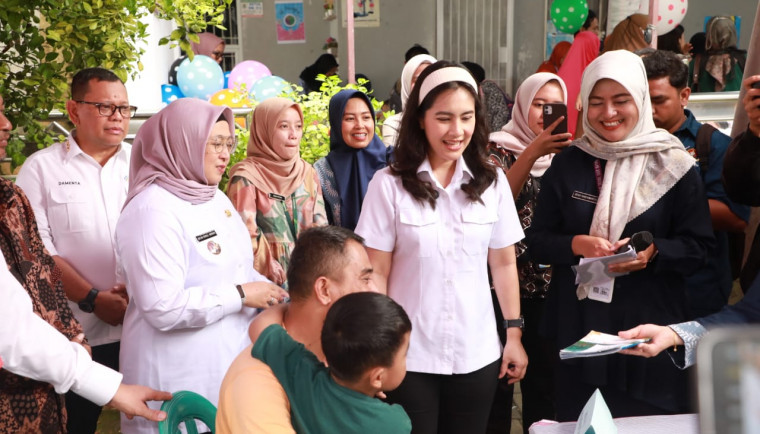 Wabup Tangerang Dampingi Wamen Kemendukbangga Tinjau Program Makan Bergizi Gratis