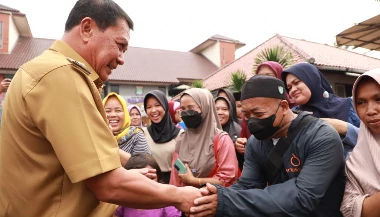 Bupati Tangerang Tinjau Gerakan Pangan Murah di Balaraja, Warga Antusias Dapat Sembako Murah