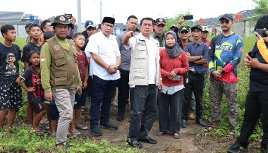 Bupati Tangerang Tinjau Banjir di Cisoka dan Rajeg, Pengembang Diminta Perbaiki Drainase